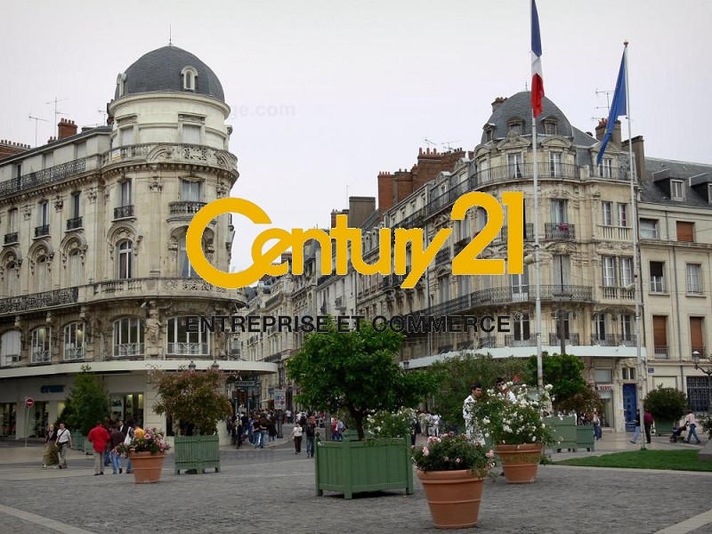 Agrandir la photo Prêt-à-porter à vendre - 207.0 m2 - 45 - Loiret