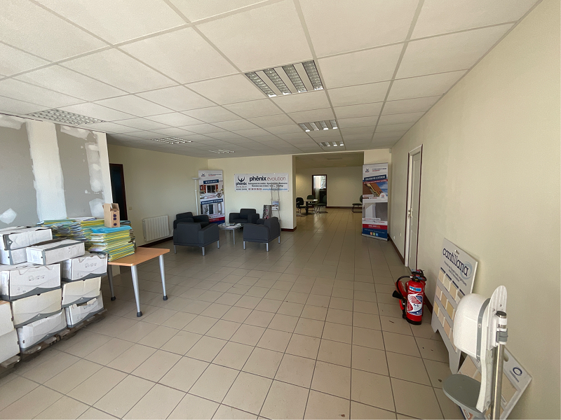Agrandir la photo Local d'activité à louer - 800.0 m2 - 45 - Loiret