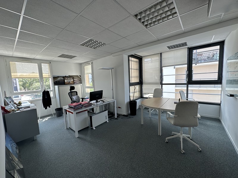 Agrandir la photo Bureaux à louer - 529.0 m2 - 45 - Loiret